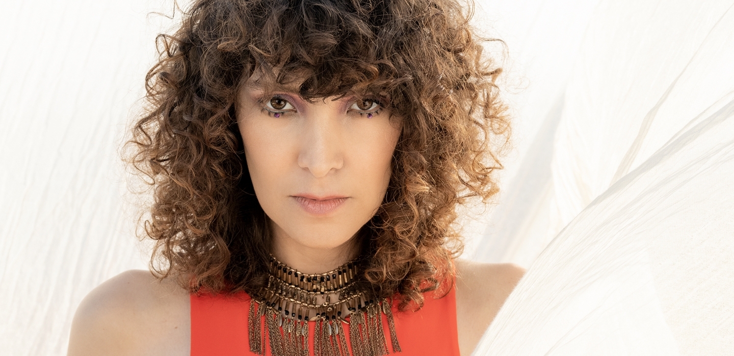 gaby_moreno_spinner_788x2400_copy.jpg